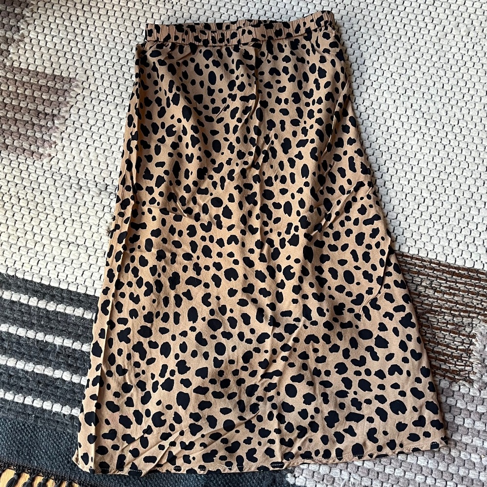 GAP Leopard Print A-Line Midi Skirt – Size Small – Excellent Condition
